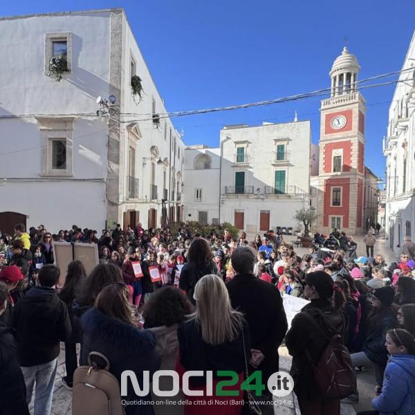 11 28 Noci in cammino contro la violenza sulle donne