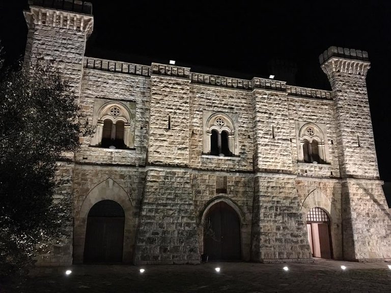 11 27 castello caracciolo ingresso